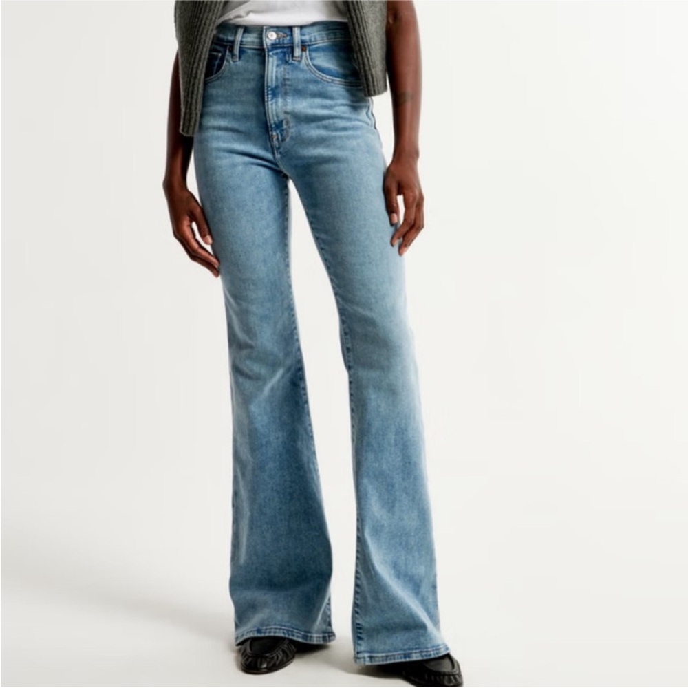 Abercrombie and Fitch Ultra High Rise Stretch Flare Jean Sz 27